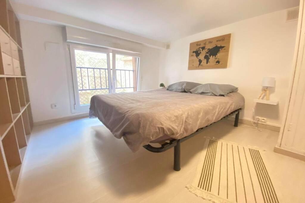 Au Coeur De La Cite Medievale Appartement Laon Buitenkant foto
